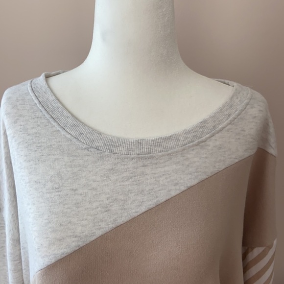 𝅺victoria Sport Sweater - Picture 4 of 7